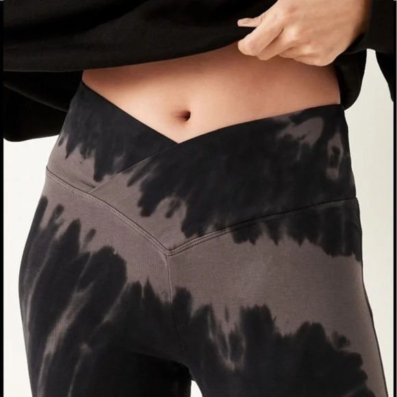 Victorias Secret Pink High Waist Full Length V Crossover Legging Tie Dye - Picture 3 of 5